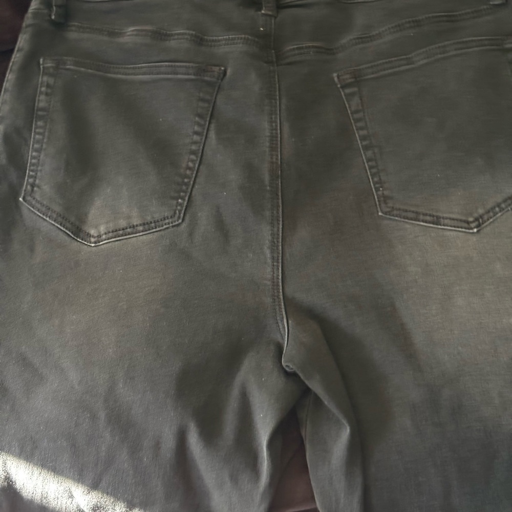 Women’s  Black Jeans